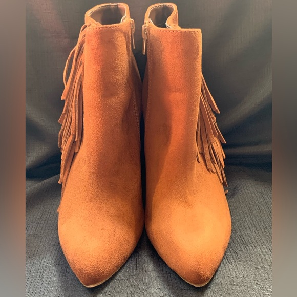 Texas Holdem like Beyoncé- Madden Girl suede booties, sz 8.5, worn 1x, like new - Picture 6 of 11